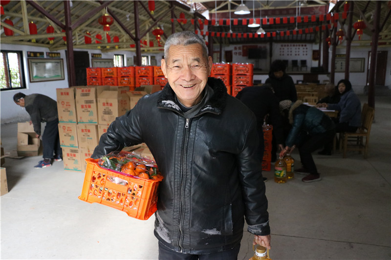关爱高龄老人 情暖人心促合谐