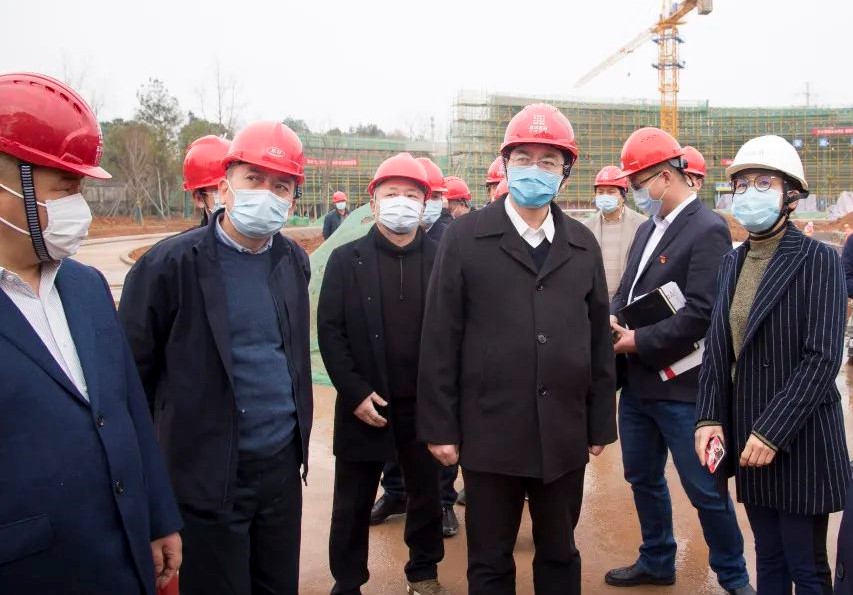 市委书记陈龙到婺江装饰集团参建的金华烈士纪念馆项目工地调研复工复产工作