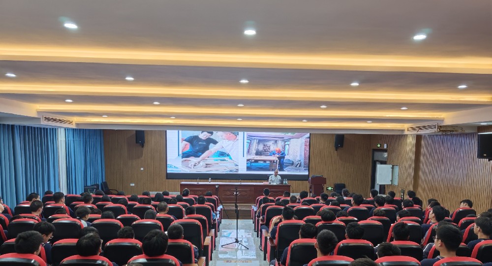 全国劳模伍小红走进金华建设技工学校，讲述奋斗故事，传递工匠精神！